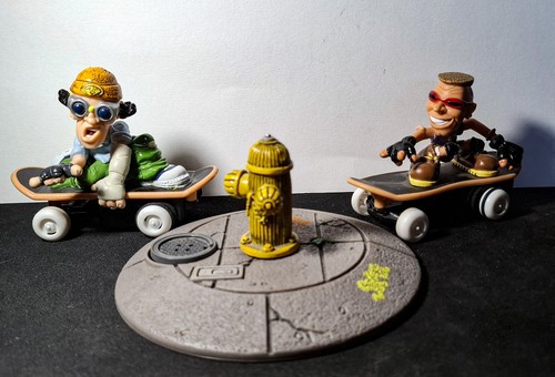 Playmates 1999 lot - 1999, 2