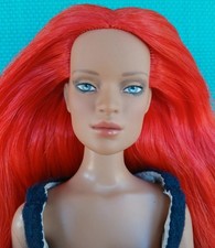 Poupée Tyler Robert Tonner doll company 40 cm Rihanna repaint