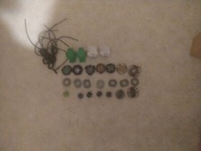 Lot: Toupies Beyblade une arène+ 9haut+7 fer+4 mine 10 file de lanceur+4 lanceur