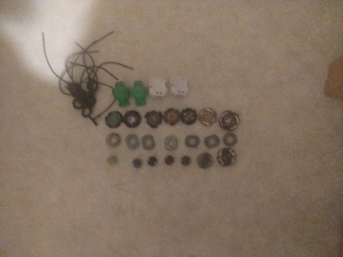Lot toupies beyblade une - lot:,