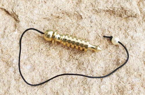 Pendule egyptien isis - °,