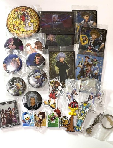 Kingdom hearts badge - hearts,