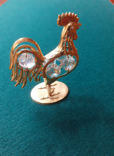 Figurine coq orné de - orné,