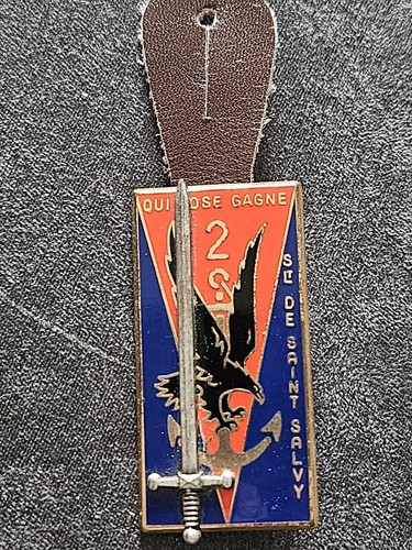 Insigne militaire pucelle - insigne,