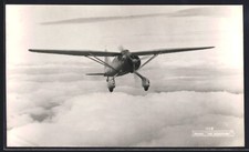 Ak Anglais Avion au-Dessus The Clouds