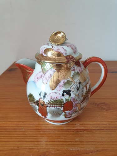 Petite théière vintage