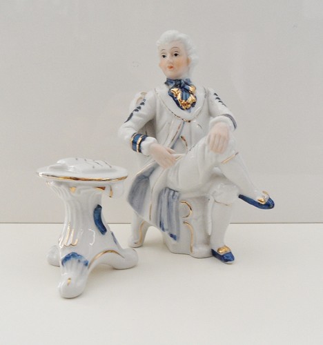Personnage figurine porcelaine - personnage,