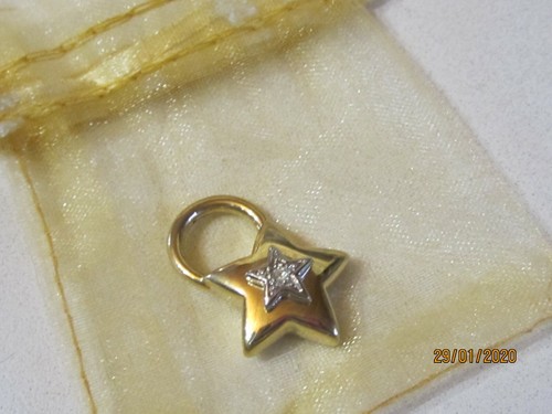 Pendentif breloque marque - ou,