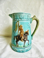 PICHET ANCIEN BARBOTINE JEANNE D'ARC FAÏENCE FIVES-LILLE SIGNÉ G DE BRUYN - 18cm