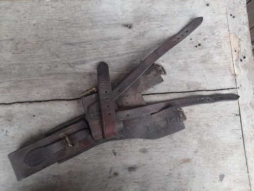 Porte outils cuir ancien