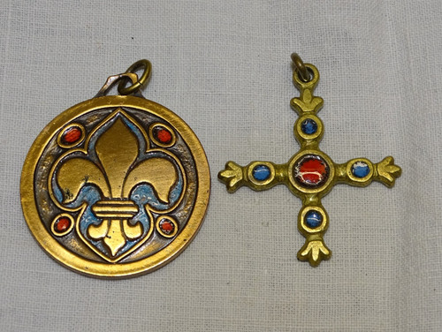 Medaille croix emaux - et,
