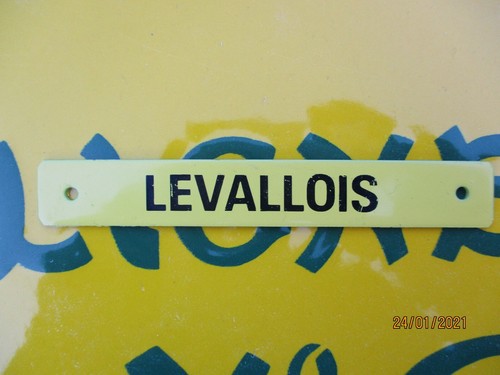 Plaque emaillee indicatrice
