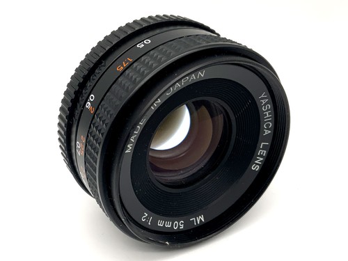 Yashica 1 2 - 1:2, objectif