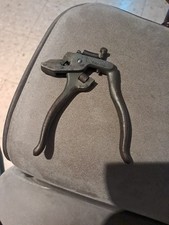 pince a avoyer PEUGEOT