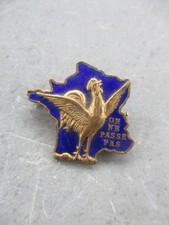 Rare insigne militaire patriotique On ne passe pas Ligne Maginot Seconde guerre
