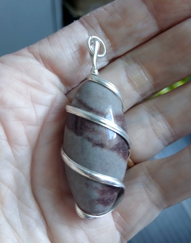 Pendentif shiva lingam naturel
