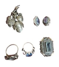 COLLECTION DE BIJOUX ART