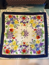 Grande écharpe Gucci en soie