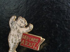 Pins Presse Média Réponse à