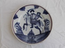 PLAT ANCIEN FAIENCE HESDIN CAVALIER ARABE XVIII NORD FRENCH ANTIQUE CERAMIC
