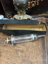 ancienne tres grosse seringue