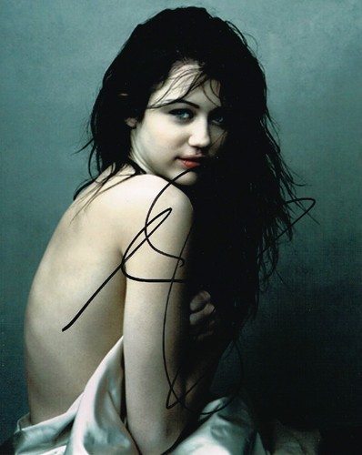 Miley cyrus signed 8x10 - signed, vanity