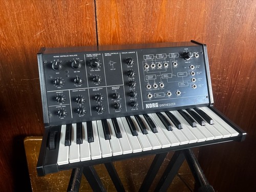 Synthétiseur analogique