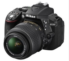 Appareil photo reflex numérique Nikon D5300 + objectif 18-55mm 