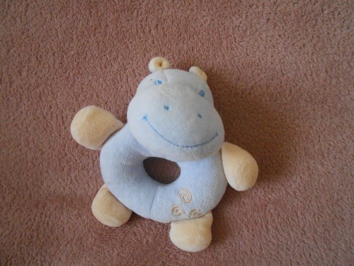 Doudou anneau hippopotame bleu