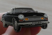 BEAU PIN'S VOITURE PEUGEOT 404