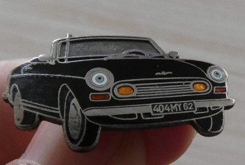 Beau pin voiture - pin's,