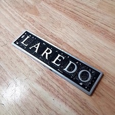 Occasion : Emblème logo "LAREDO"  pour Jeep CJ7, YJ, XJ, ZJ, ZG