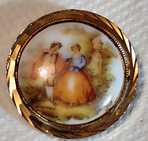 A32 broche ancienne - /,