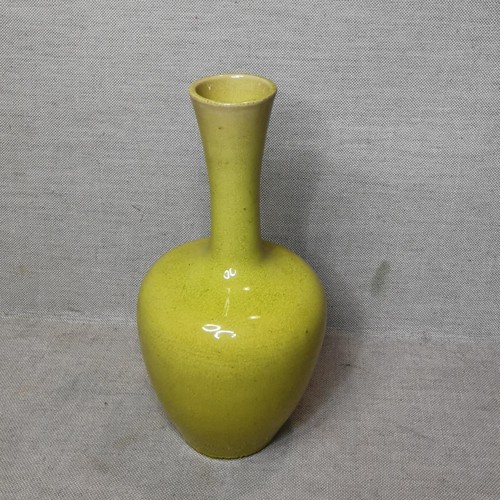 Chinese porcelain yellow - , vase
