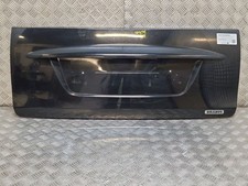 Hayon / coffre inférieur