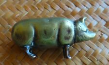 petit cochon rouge à lèvres