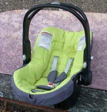 SIEGE AUTO vert CHICCO ARTSANA