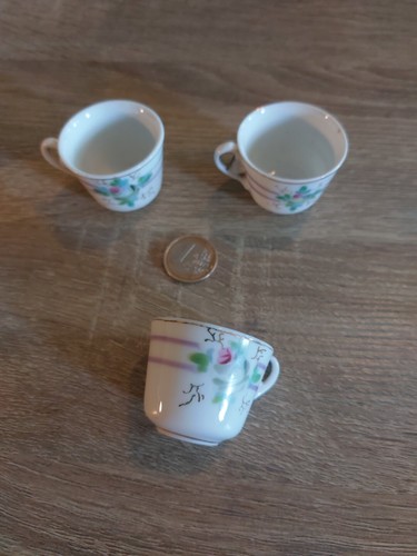 Lot tasses ancienne dînette - 3,