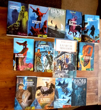 lot  ROBIN HOBB intégrale de la série  L' ASSASSIN ROYAL ( 13 tomes sur 13)