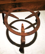 ANCIEN TREPIED DE CHEMINEE EN FER FORGE MARMITE