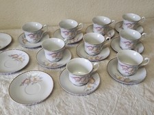 9 Tasses et 12 Sous tasses en porcelaine de Roumanie ARPO
