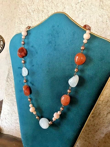 Collier ancien perles pierres