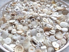 gros lot de jolis BOUTONS de