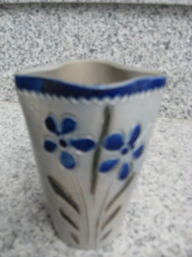 Vase grave main grès - ,