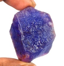 180 ct saphir violet africain