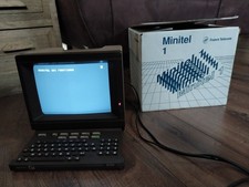 Minitel en boite qui fonctionne informatique vintage