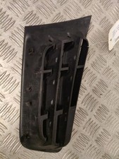 Grille de calandre gauche