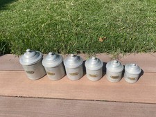 Série de 6 pots à épices aluminium et étiquette zinc