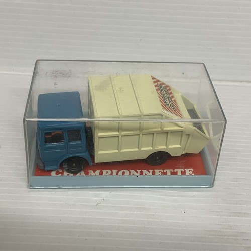 Camion poubelle saviem - camion,