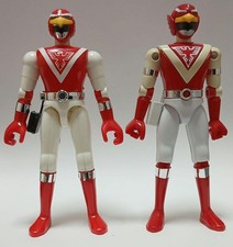 Lot de 2 figurines moulées